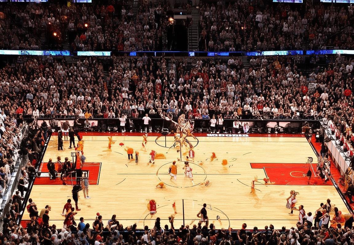 2010年NBA巅峰对决：詹姆斯韦德领衔，热火快船激情碰撞全记录(图2)