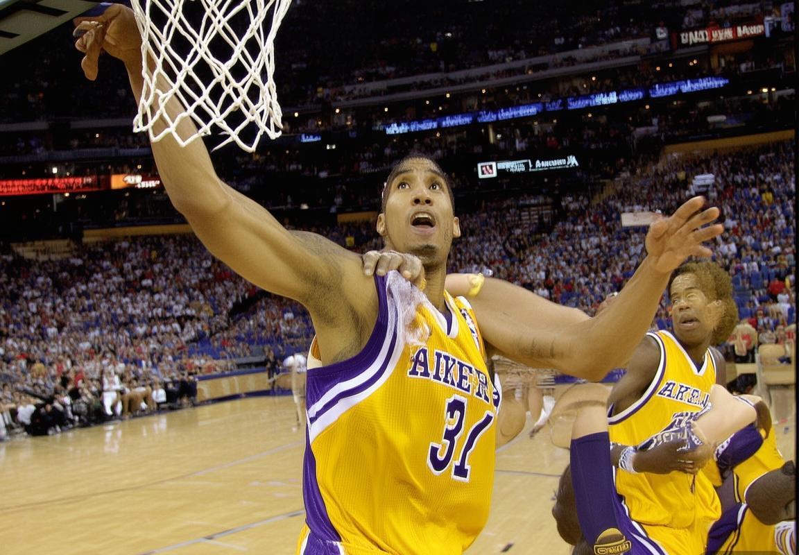 2010年NBA巅峰对决：詹姆斯韦德领衔，热火快船激情碰撞全记录(图6)