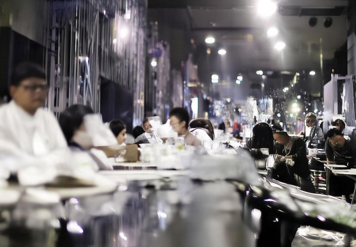 新疆八一巅峰对决：篮球之夜激情燃烧(图2)